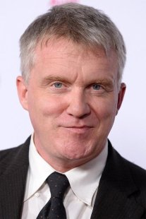 Энтони Майкл Холл